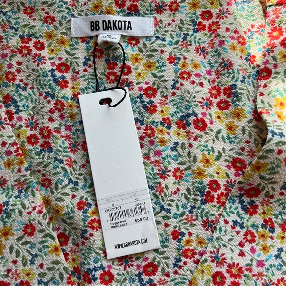 NWOT BB Dakota Flower On Floral Cocktail Wrap Mini Dress Size 0 Womens - Picture 5 of 16